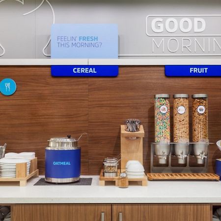 Holiday Inn Express And Suites Chanute By Ihg Ngoại thất bức ảnh