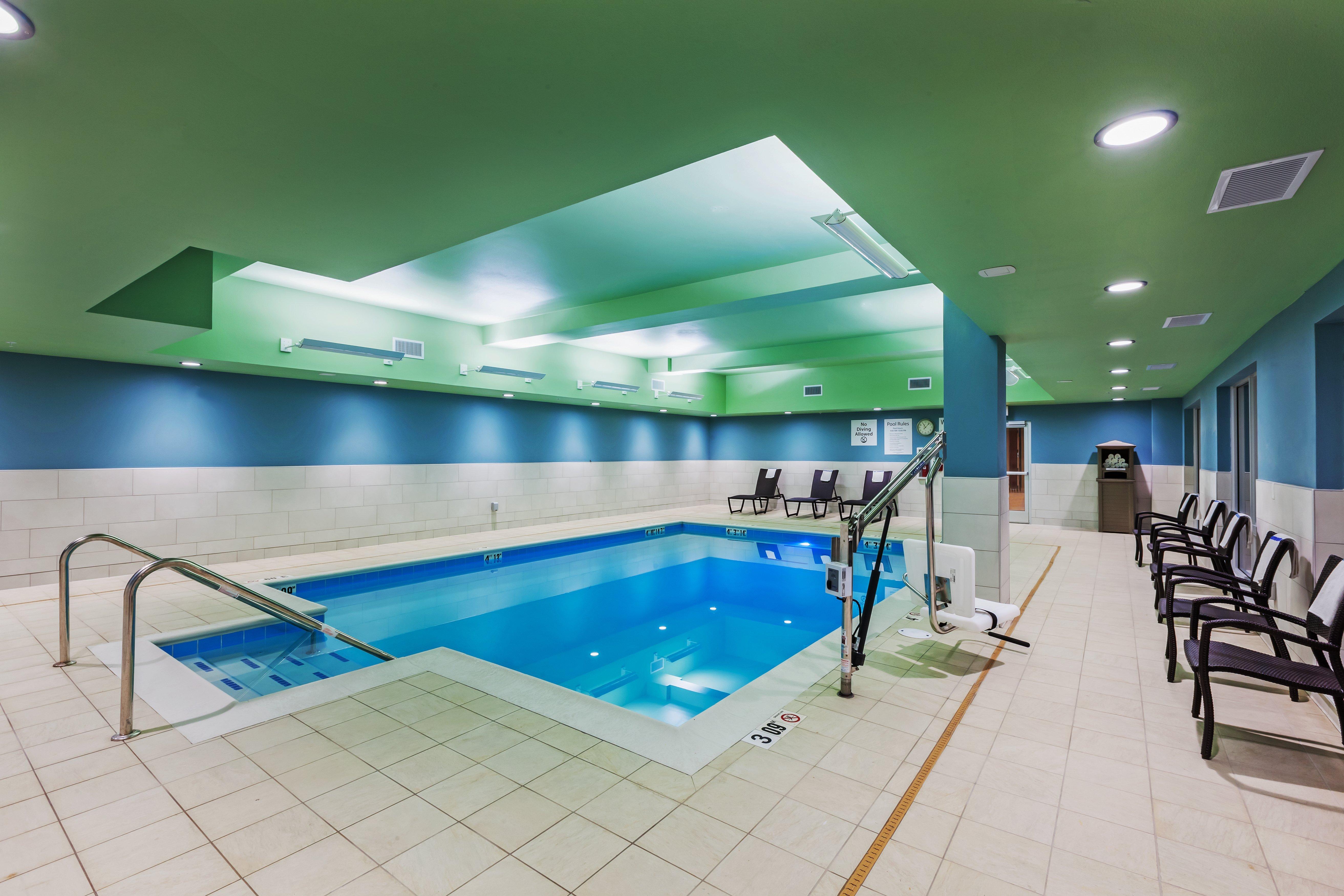 Holiday Inn Express And Suites Chanute By Ihg Ngoại thất bức ảnh