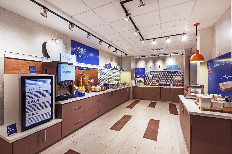 Holiday Inn Express And Suites Chanute By Ihg Ngoại thất bức ảnh